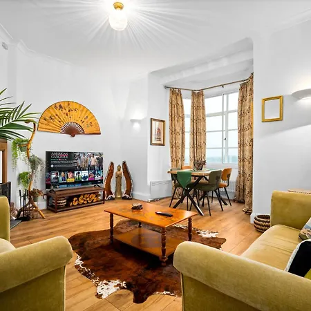 Apartment Charming Two-bedroom With Balcony & Two Parking Spaces 9nc *